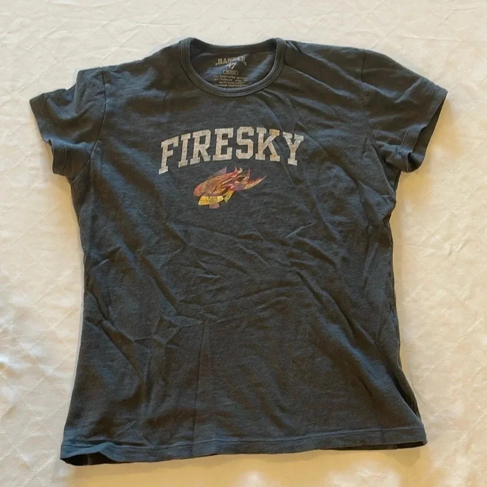 Banner 47 women’s FireSky Fire Sky tee shirt‎ medium EUC